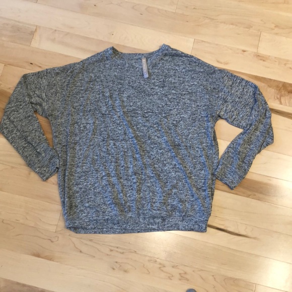 Athleta Tops - ATHLETA cozy oversized LS heathered grey